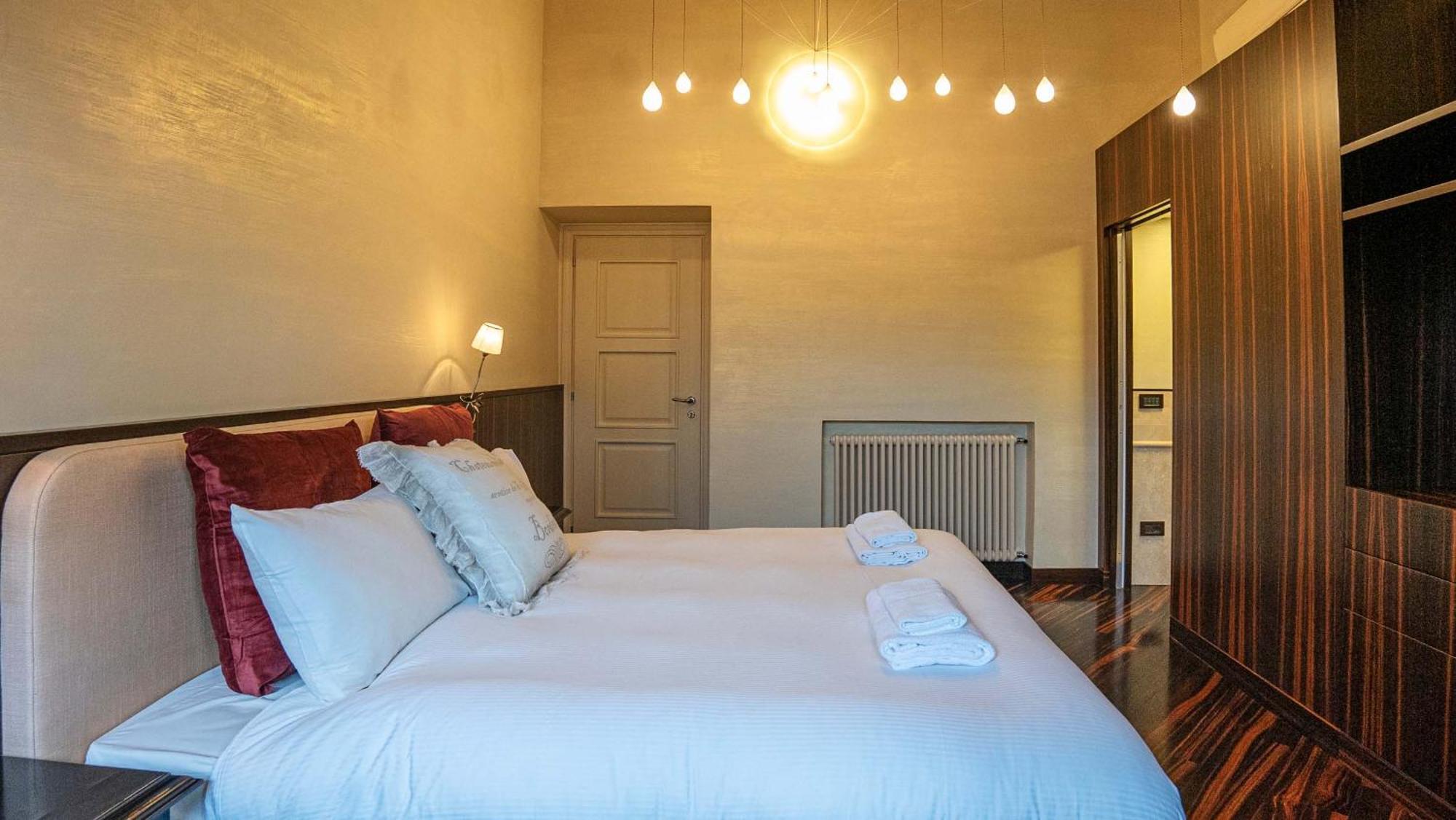 Piazza Venezia Charming Apartments With View Рим Екстериор снимка