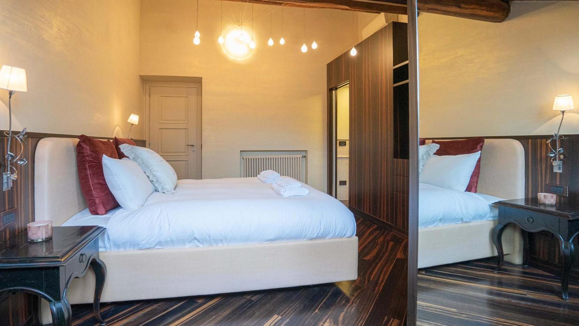 Piazza Venezia Charming Apartments With View Рим Екстериор снимка