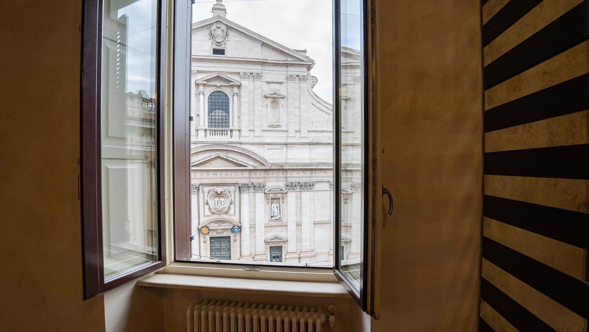 Piazza Venezia Charming Apartments With View Рим Екстериор снимка