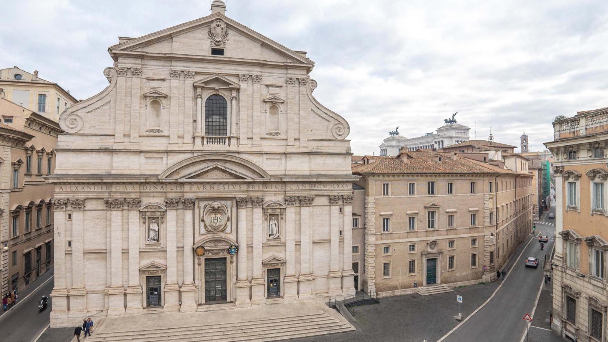 Piazza Venezia Charming Apartments With View Рим Екстериор снимка