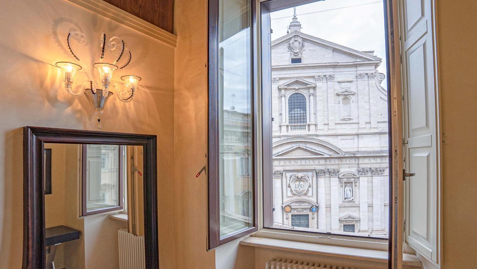 Piazza Venezia Charming Apartments With View Рим Екстериор снимка